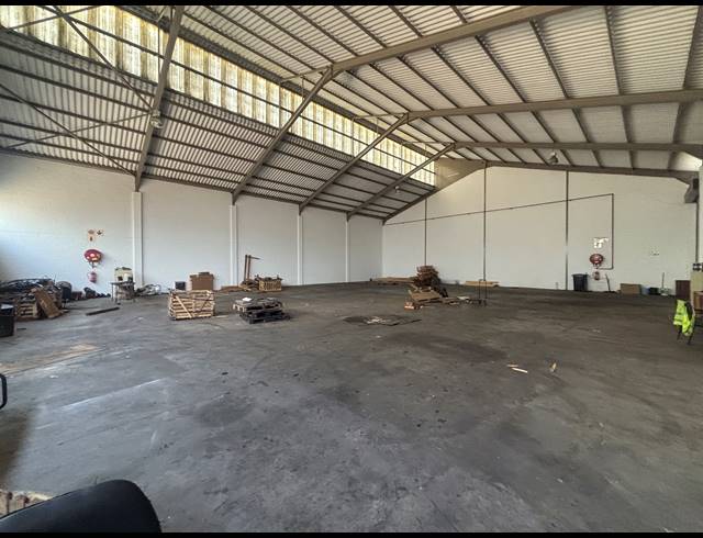 602M² WAREHOUSE TO LET IN EPPING INDUSTRIAL